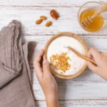 Colazione con yogurt e miele: gli effetti sul metabolismo