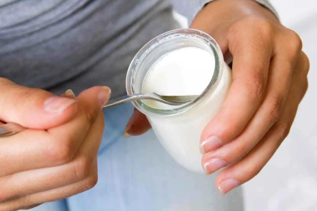 Bere kefir dopo cena: pazzesco, ecco cosa succede