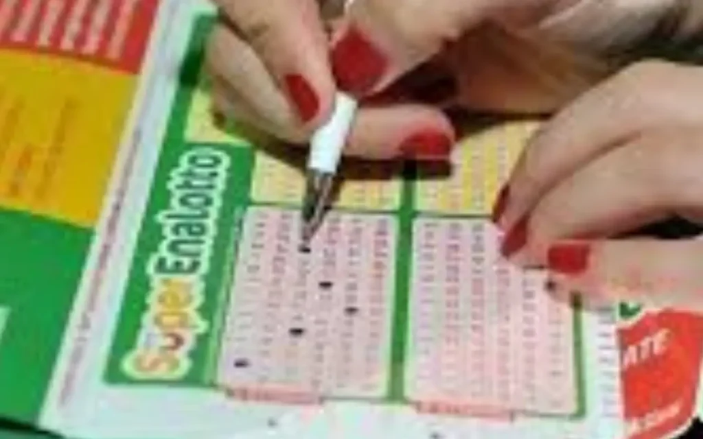 Ha fatto 6 al SuperEnalotto: ecco quanto ha vinto
