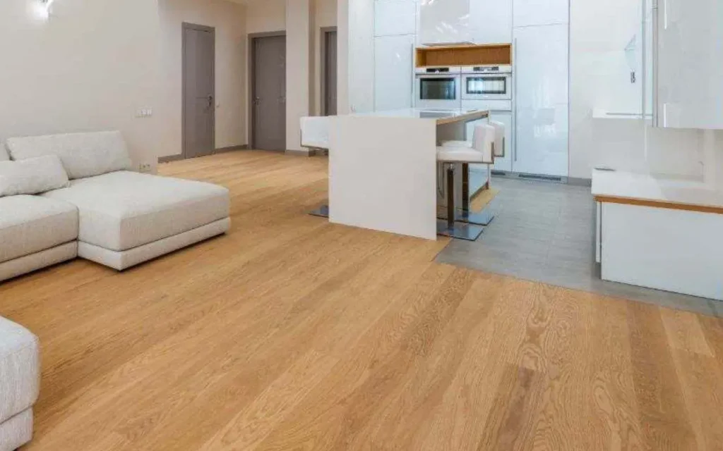 Come togliere i graffi dal parquet: ecco il rimedio dell’esperto