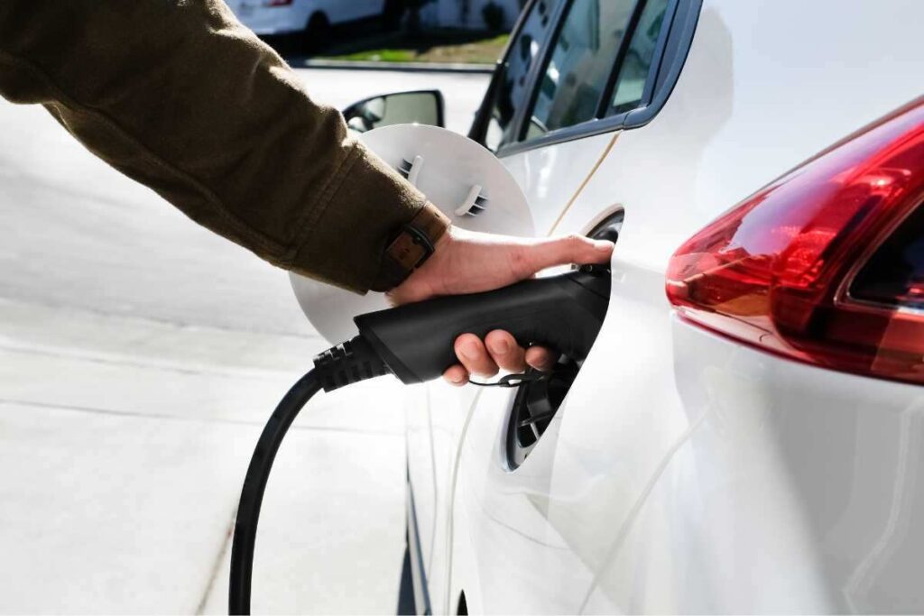 Come funziona un motore elettrico: limitazioni e vantaggi della tecnologia del futuro