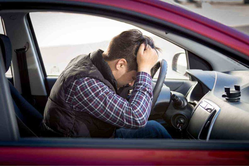 Queste truffe sono un incubo per gli automobilisti, possono rovinarti in un secondo: quali sono