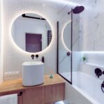 5 moduri de a avea mai mult spațiu în baie fără a rupe nimic: mediu mare și luminos, cheltuind puțin și făcând o impresie grozavă