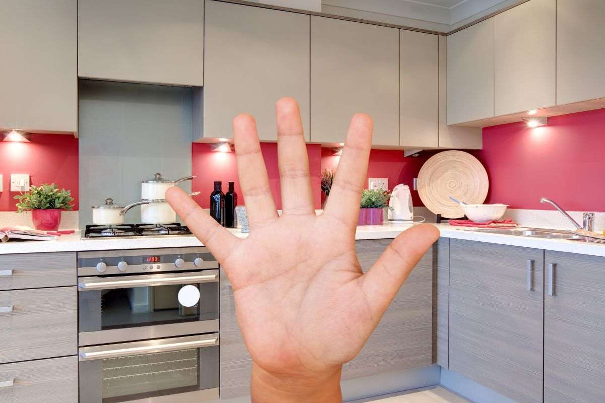 Cum să pictezi o bucătărie în stil modern: 5 sfaturi care te vor întoarce utile