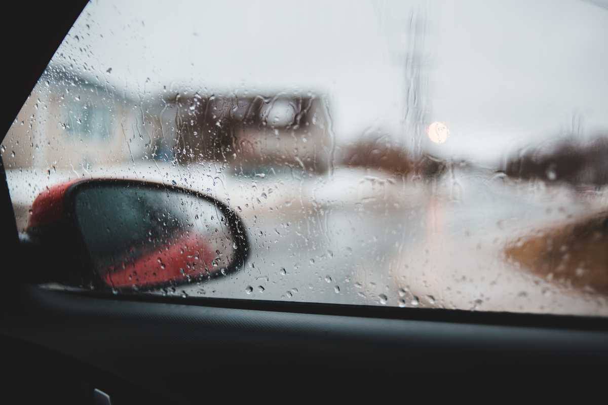 Si possono ancora aprire i finestrini dopo che l’auto è finita in acqua?