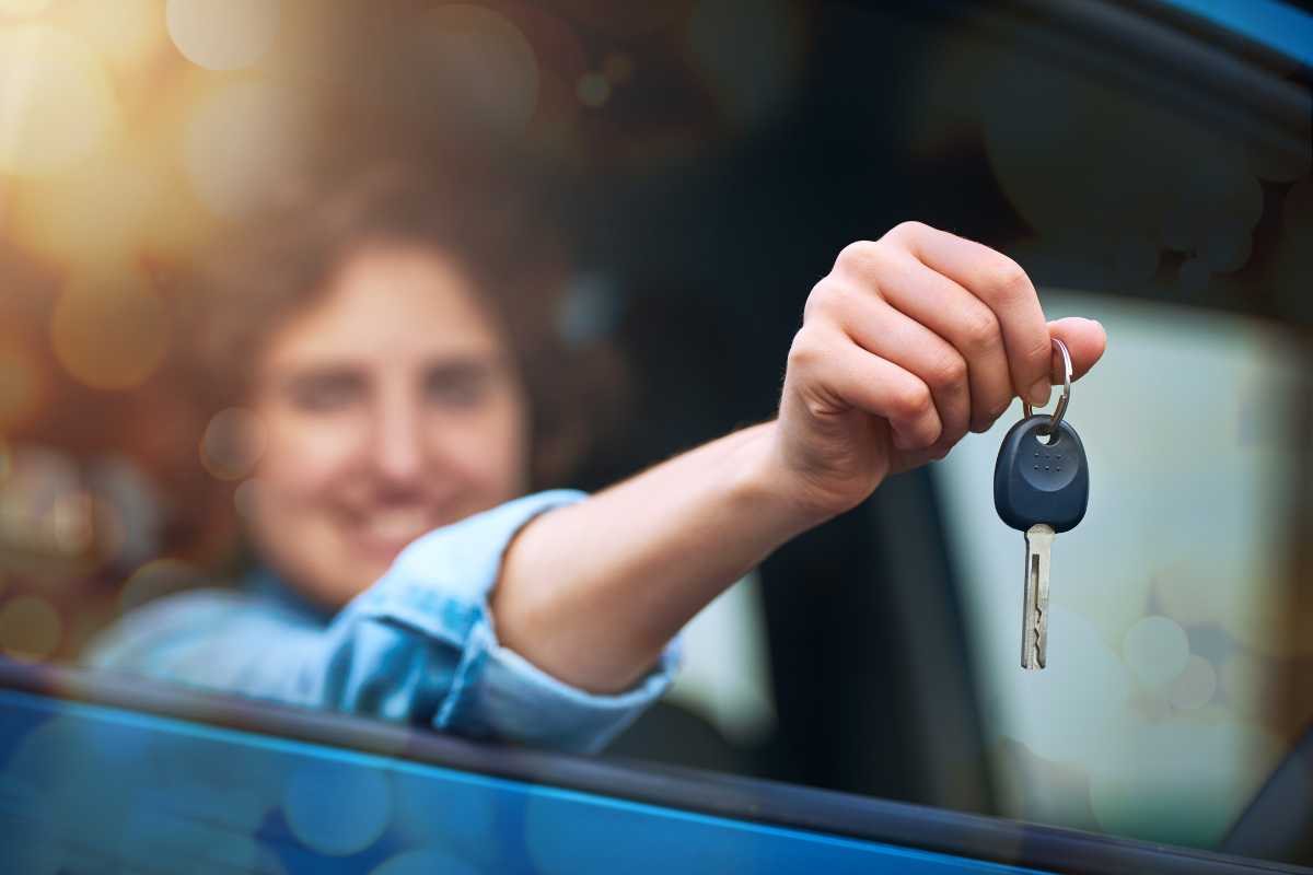 Se prendo l’indennità di accompagnamento, posso guidare? Cosa dice la legge