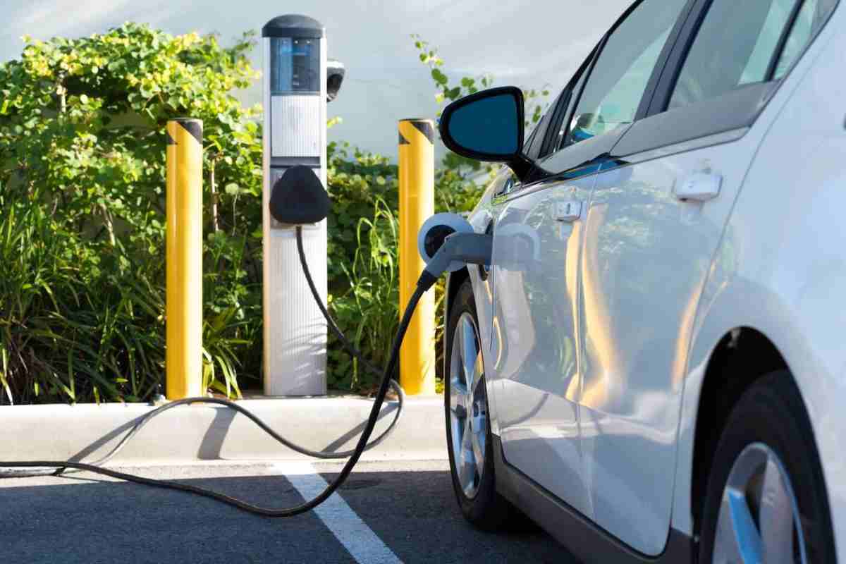 Incentivi auto elettriche, il Governo stanzia un botto di soldi: quando saranno disponibili