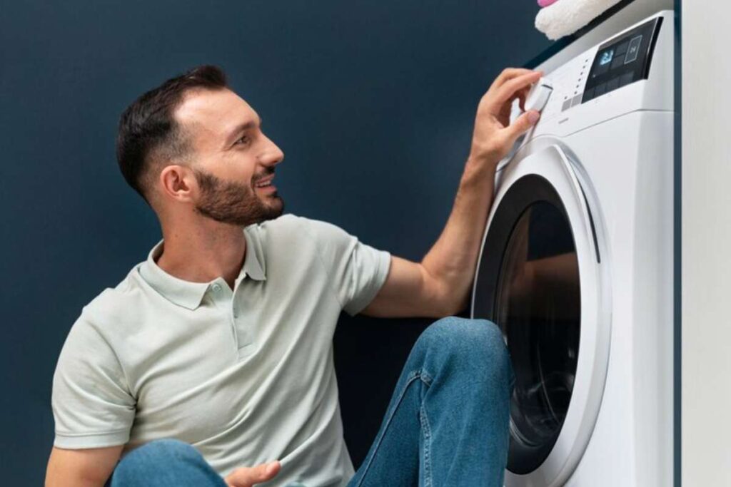 Butonul mașinii de spălat care activează curățarea automată: toată lumea o are, dar nimeni nu o folosește