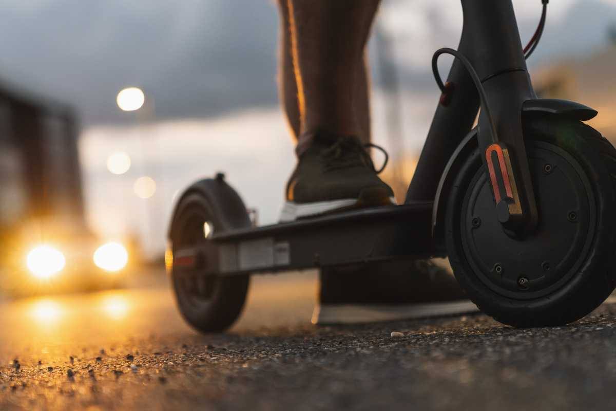 Si può andare in 2 su un monopattino elettrico? La normativa sul trasporto dei passeggeri