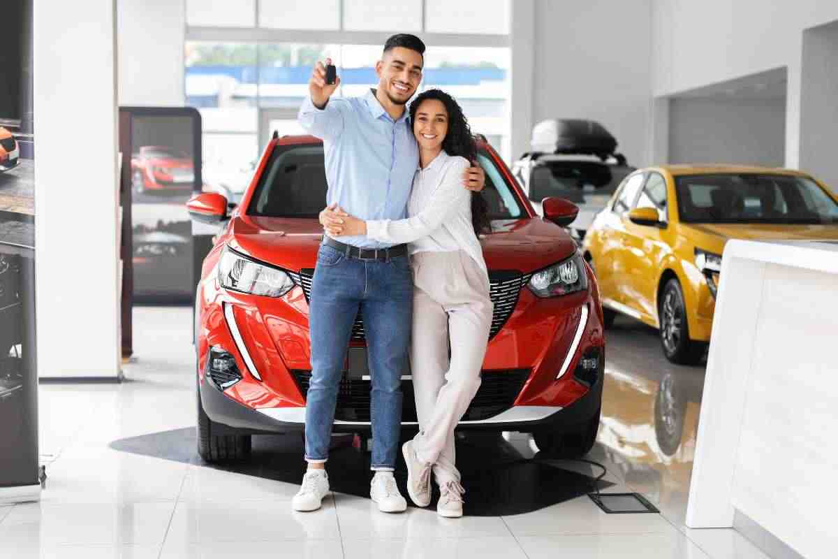 Auto in pronta consegna, quanto ti fa risparmiare sceglierla: le cifre