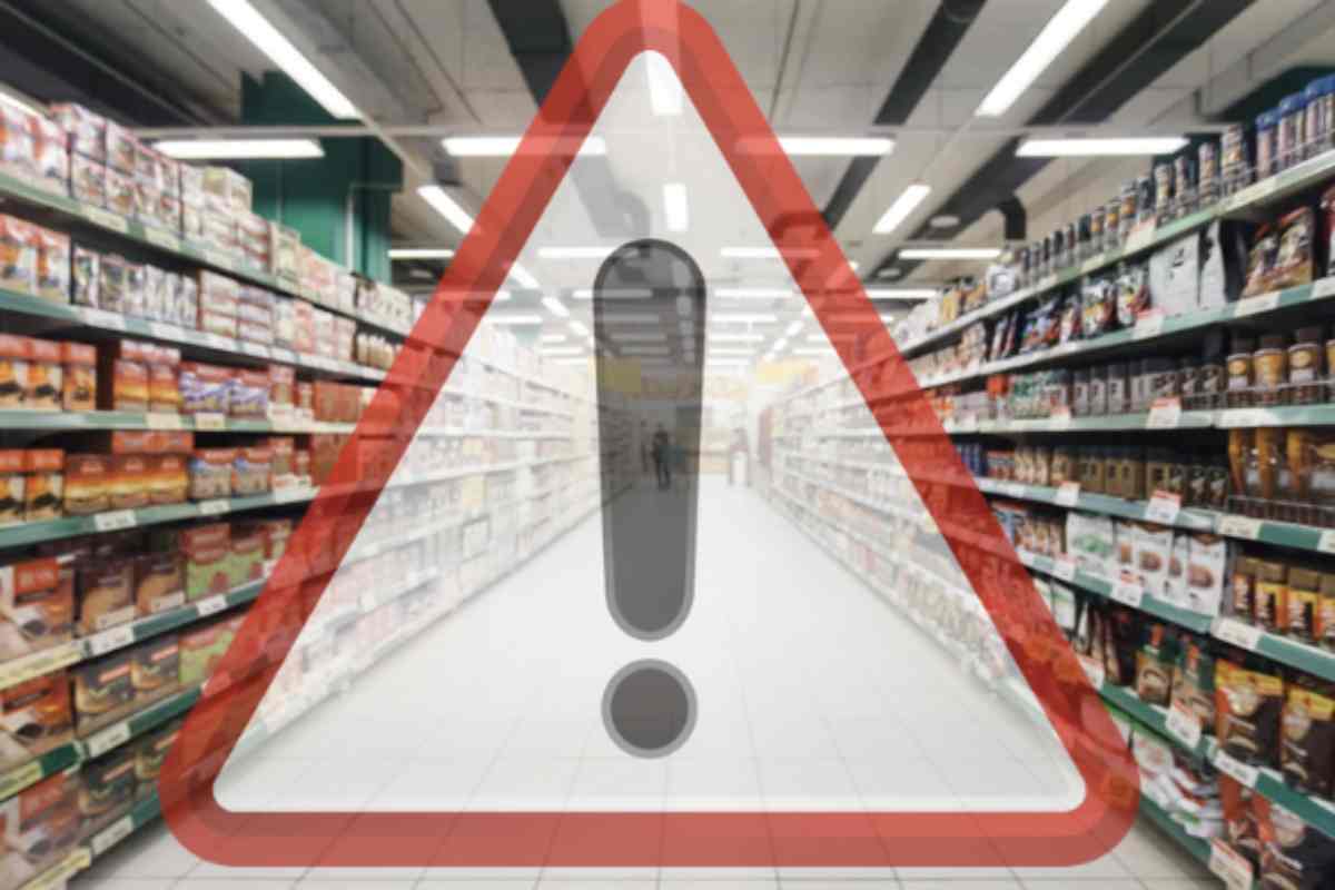 Gli avvisi riguardano i prodotti distribuiti a più supermercati italiani e invitano i consumatori a fare la massima cura.