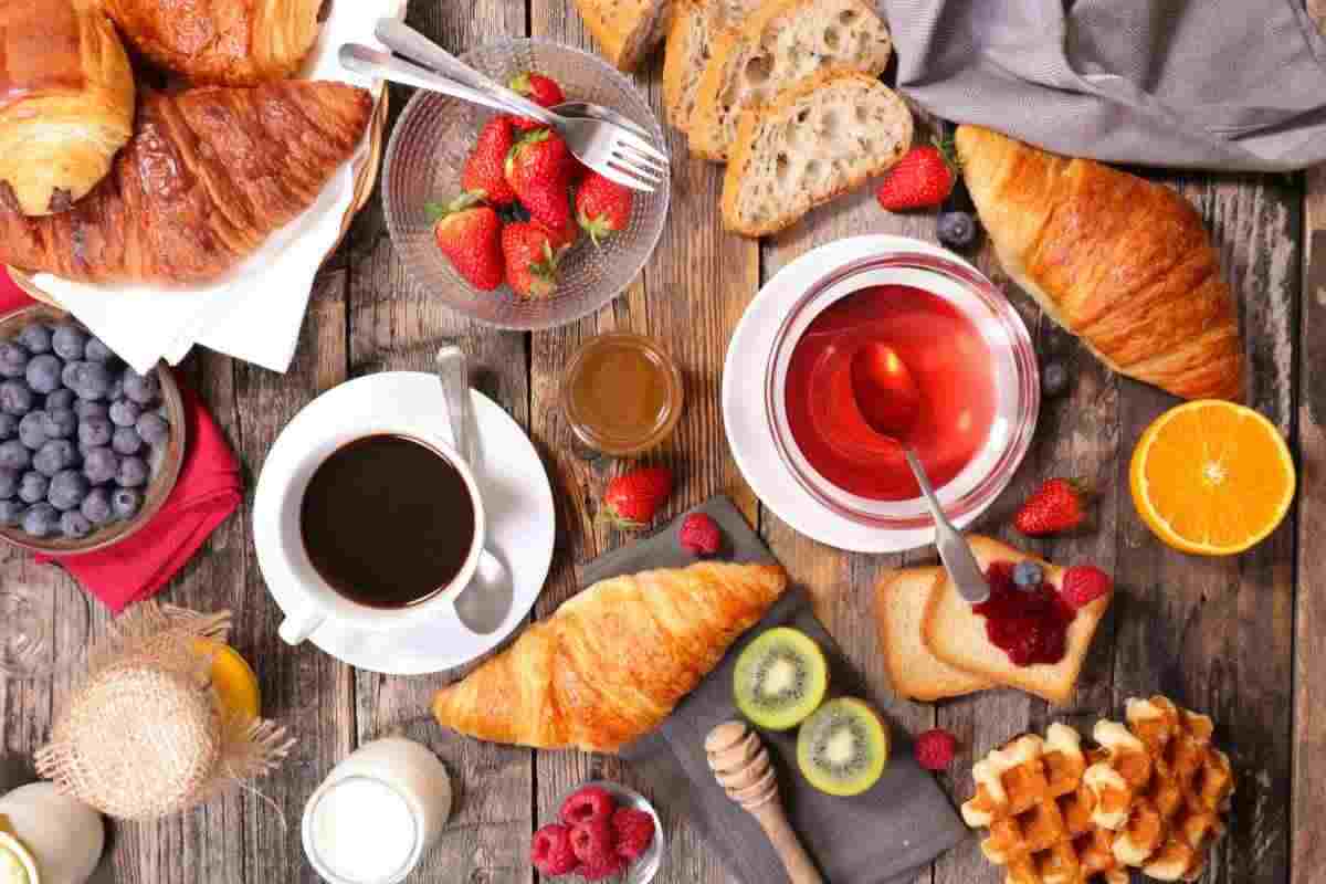 Allarme di abbondanza, cibi che tutti mangiano a colazione sono tossici: i risultati sulla salute sono pesanti