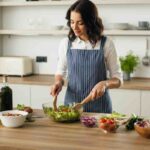 Insalata estiva che renderà tutti pazzi, ecco una ricetta segreta molto gustosa: facile, veloce, economica