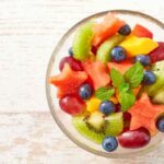 Hai mai pensato alla frutta, sarebbe stata delineata? Questa insalata rende tutti senza parole
