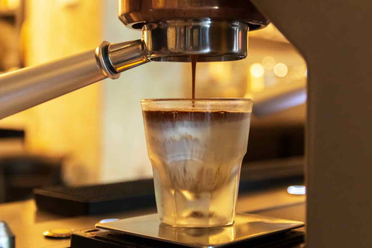 Occhi, stampi per macchine da caffè possono rovinare il tuo espresso e la salute