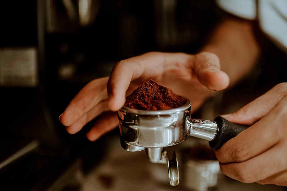 Occhi, stampi per macchine da caffè possono rovinare l'espresso e la salute, dettagli