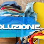 Nu mai îngropa scaunele sub haine: Există o soluție care vă economisește spațiu și față