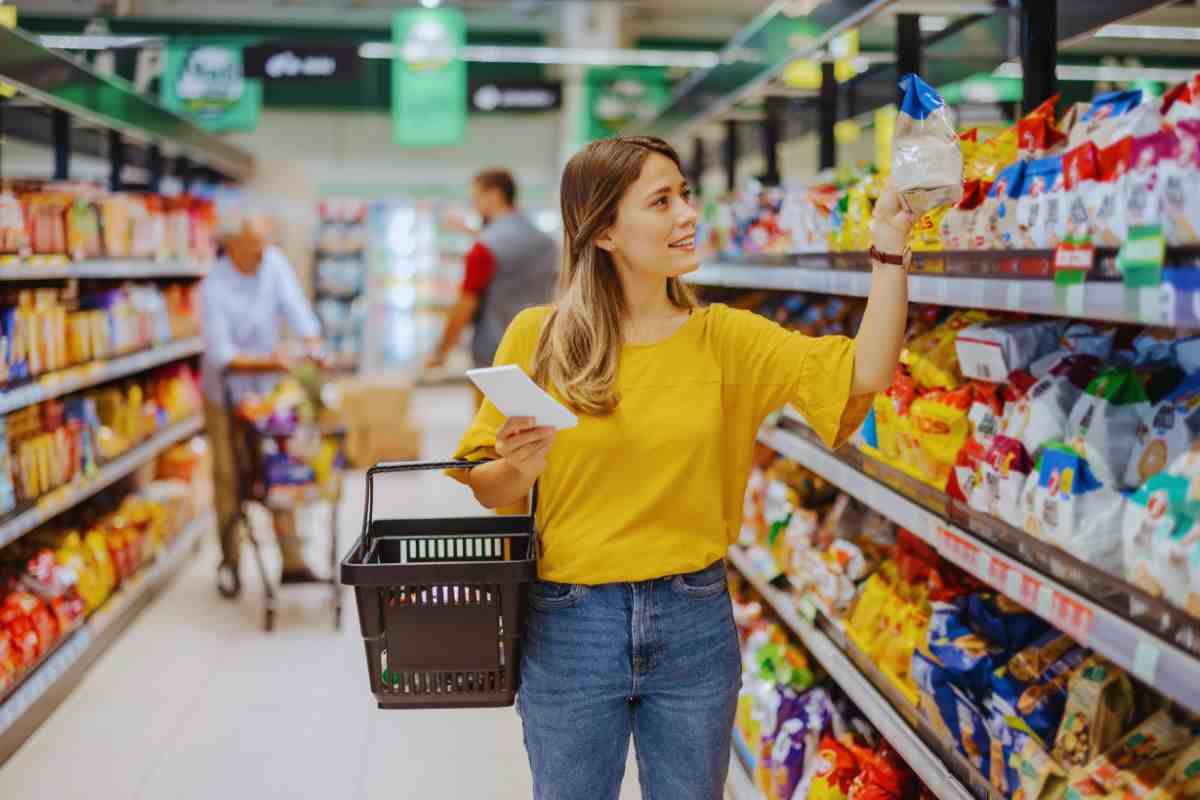 Collezione alimentare ai supermercati