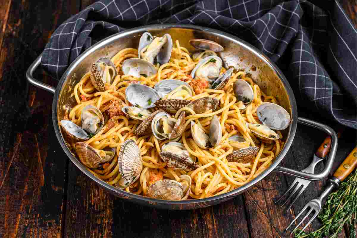 Spaghetti con ricetta di vongole