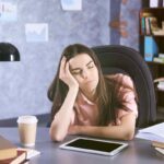 Affaticamento e affaticamento, non sottovalutare questi sintomi: sono spesso campane di allarme che preoccupano molti medici