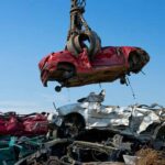 Assicurazione gli rottama l’auto nuova per un danno insignificante: storia folle